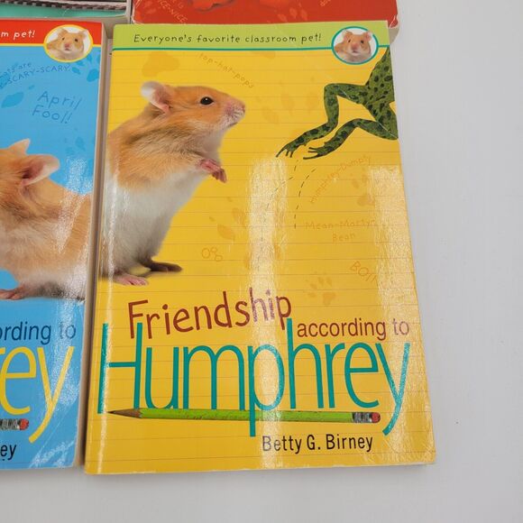 According To Humphrey Paperbacks - Lot of 4 Books - Used/Preowned - Picture 5 of 15